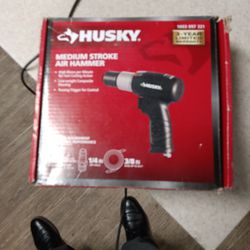 Husky Medium Stroke Air Hammer