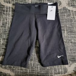 Nike Biker Shorts
Size Small
