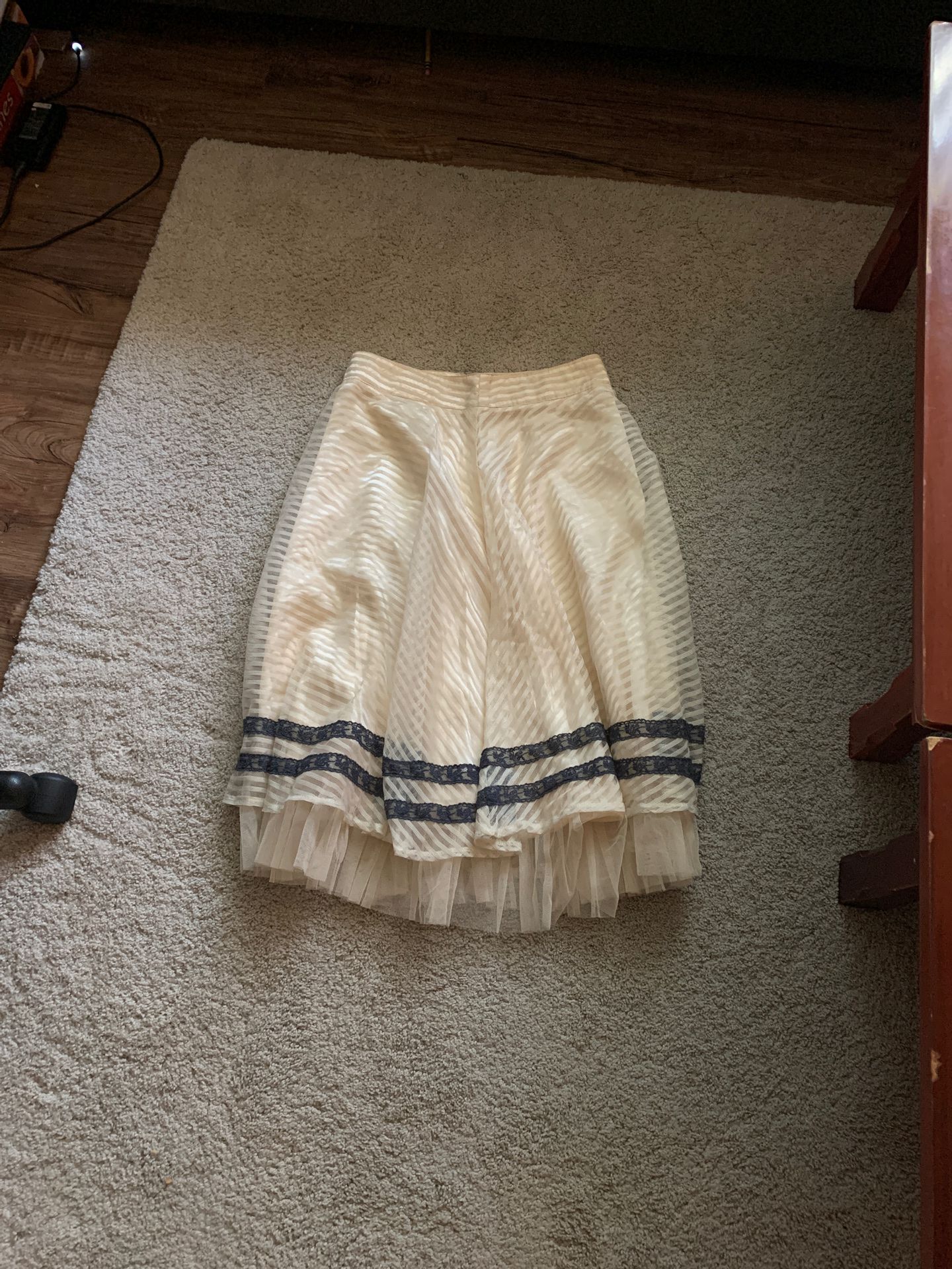 Ryu Cream Mesh Ruffle Hem Lace Trimmed Skirt
