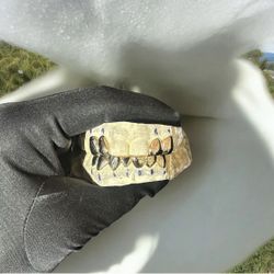 Custom Gold Grillz & Jewelry 