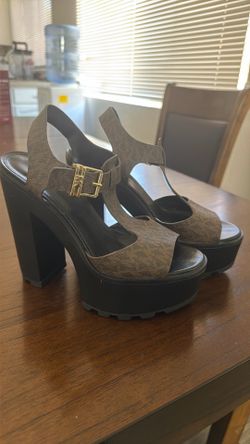 Mk heels