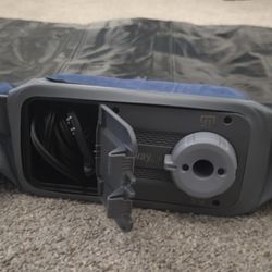 Self inflatable air mattress