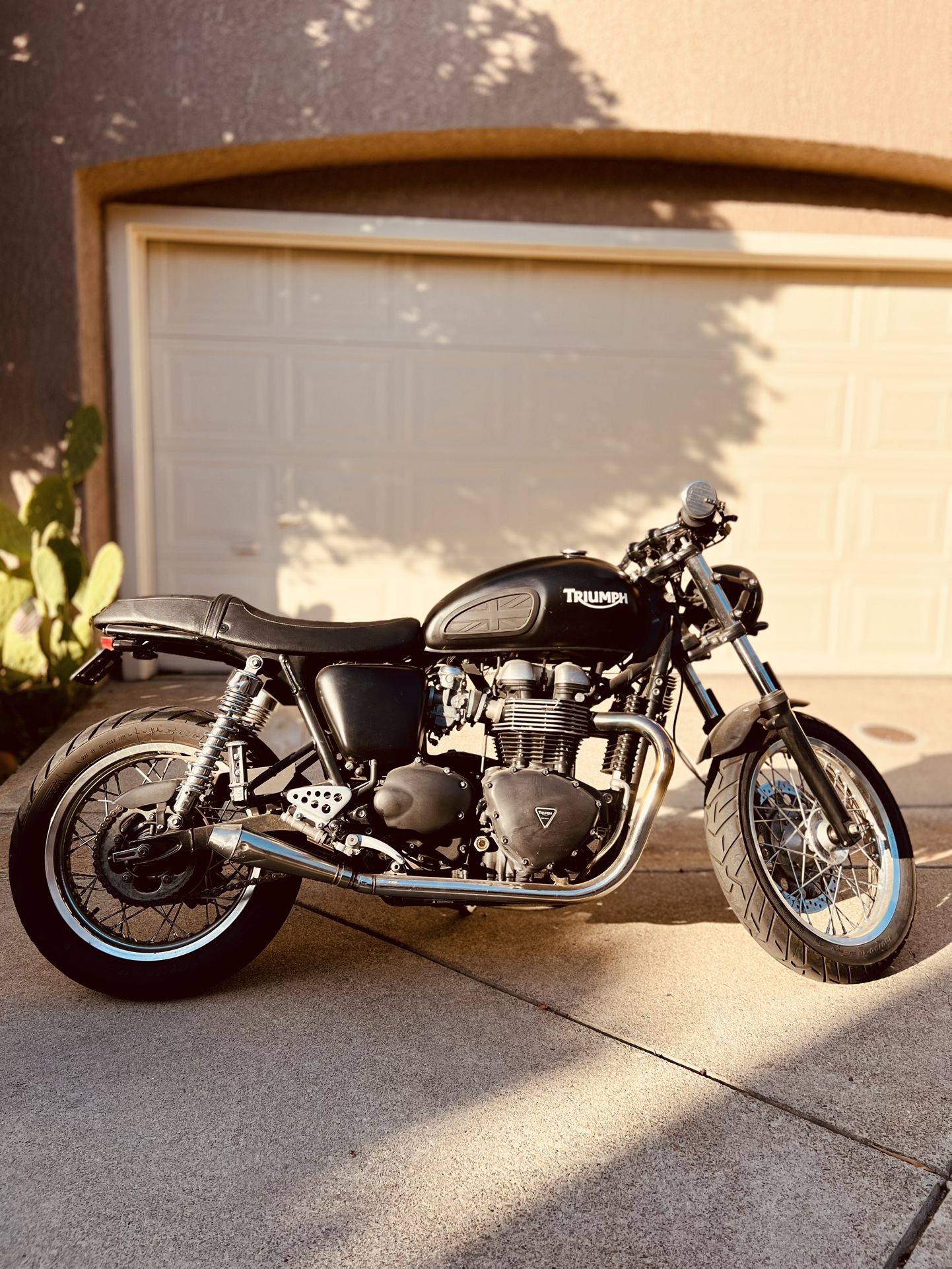 Triumph Thruxton 900cc
