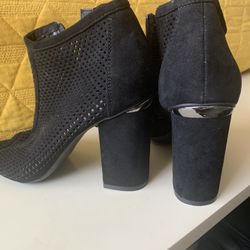 “Sashay, Shantay" The  Versatile Boot Way!: Black Mesh Heels Size 6