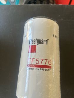 Fleetguard FF5776 Fuel Filter for Cummins ISX 15 engine - Genuine OEM Replacement secondary filter for 2010- 2019 Cummins ISX - 1 pack