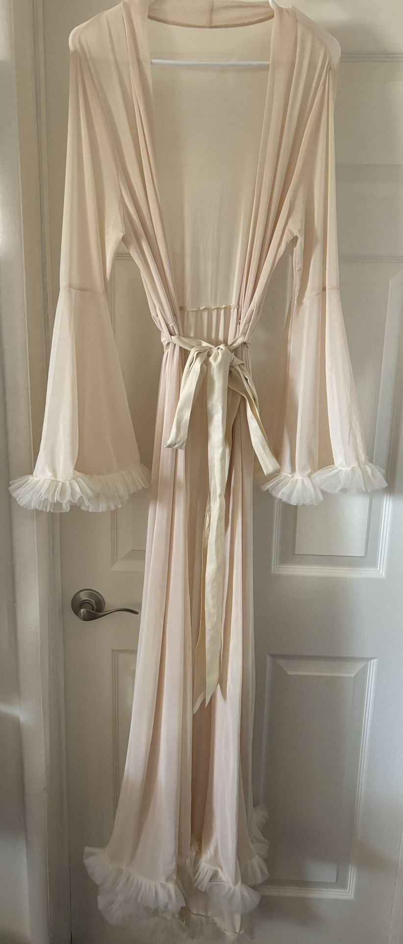 maternity photoshoot robe