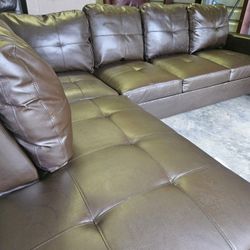 FREE DELIVERY! Nice Sectional Sofa ($330)