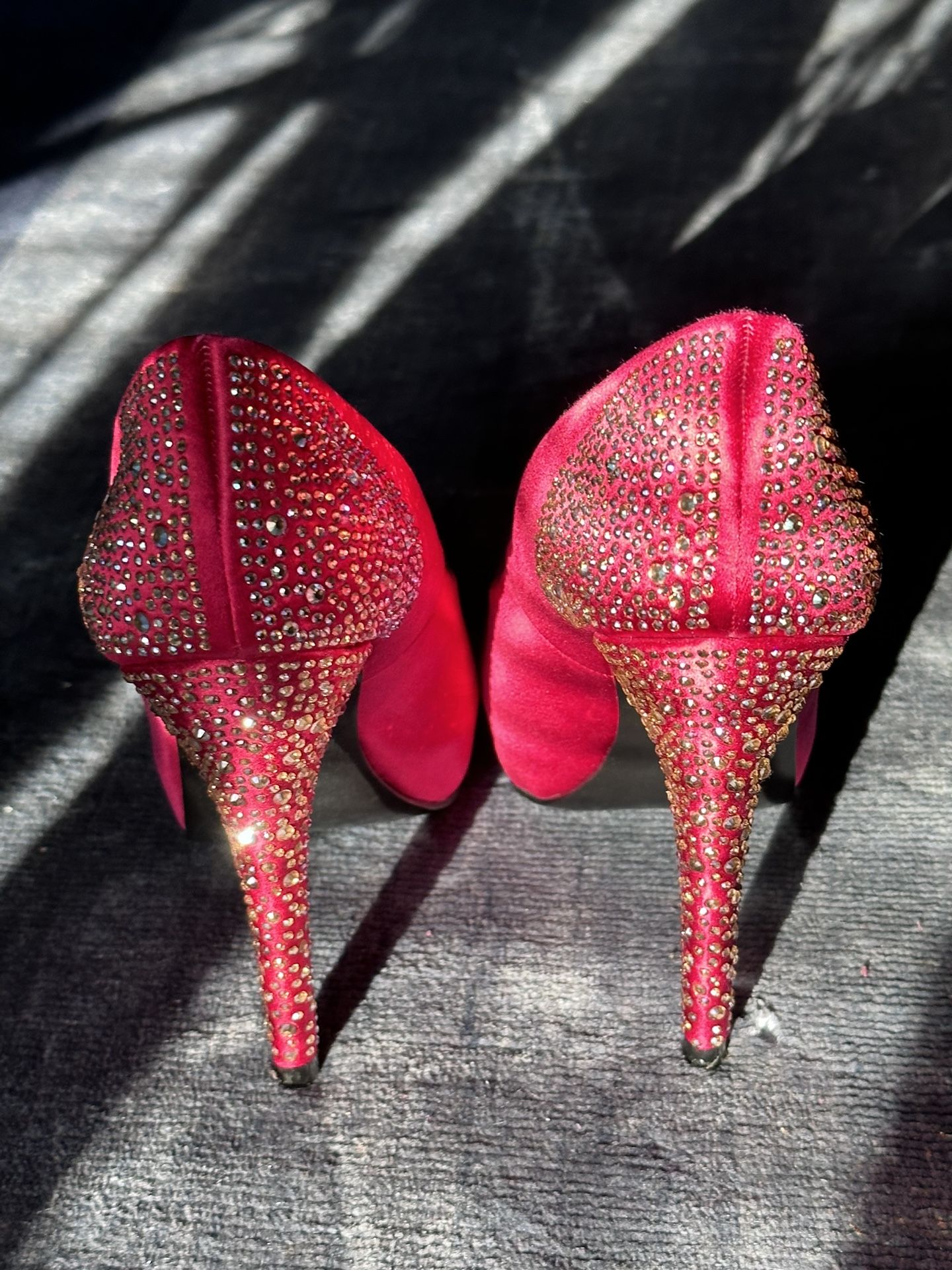 Steve Madden Red Multicolored Rhinestones Pumps