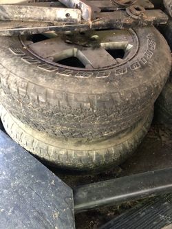 Set Of 5 Jeep Wrangler Wheels And Tires