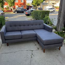 FREE DELIVERY- L-Shaped Sectional Couch 🚚