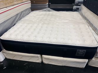 Stearns & Foster Lakeridge Pillow Top Mattress king size