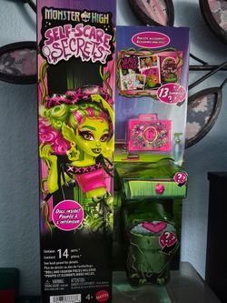 Monster High Doll Self-Scare Secrets Venus Mcflytrap