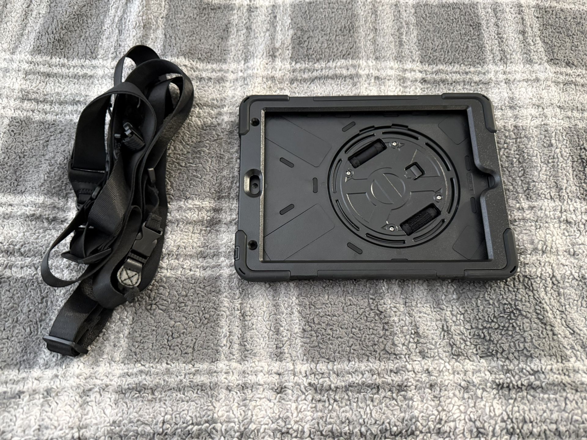 iPad Case - Gen 7, 8 & 9 (10.2in screen)