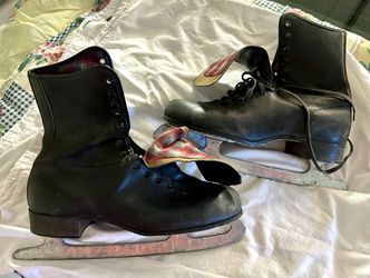 Vintage 1960s Candian Rocket Ice Skates