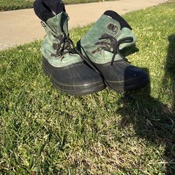 vintage Sorel Alpine Insulated  snow boots.