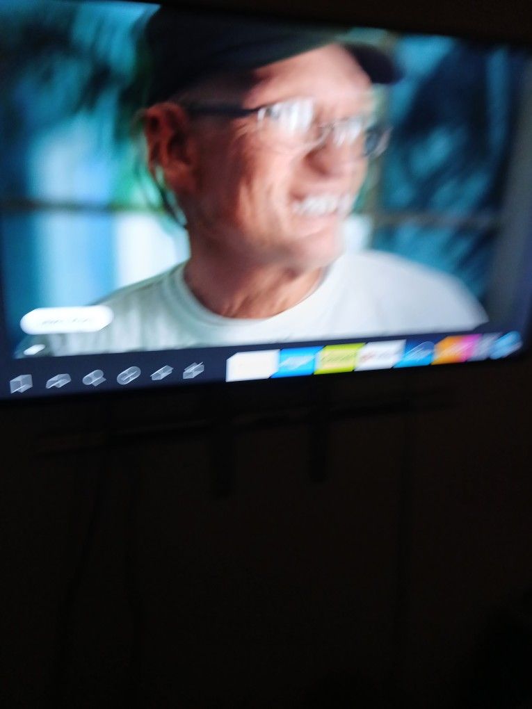 50 Inch Onn TV And Wall Mount