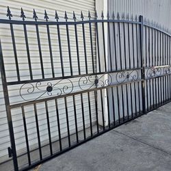 Driveway Gate ~ Dual Swing