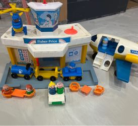 1980 Fisher-Price Little People Airport Play Set