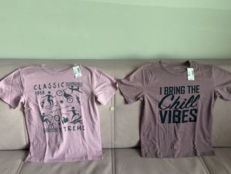 boy shirt size 7/8. each 8$