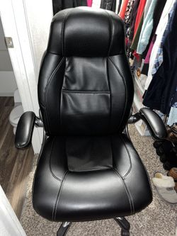 Staples 2024 torrent chair