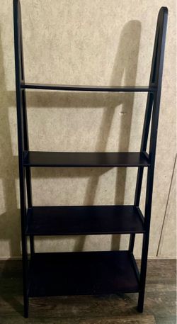 Wood shelf in great condition