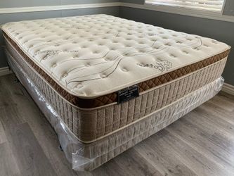 Queen Organic Cloud Edition Europillow Top 12inch matres andboxspring