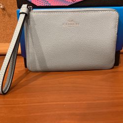 Coach Corner Zip Wristlet Wallet Light Blue with Tags