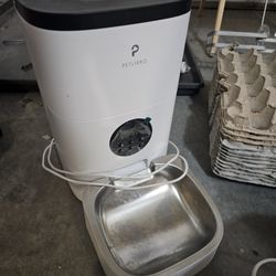 Automatic Pet Food Dispenser 