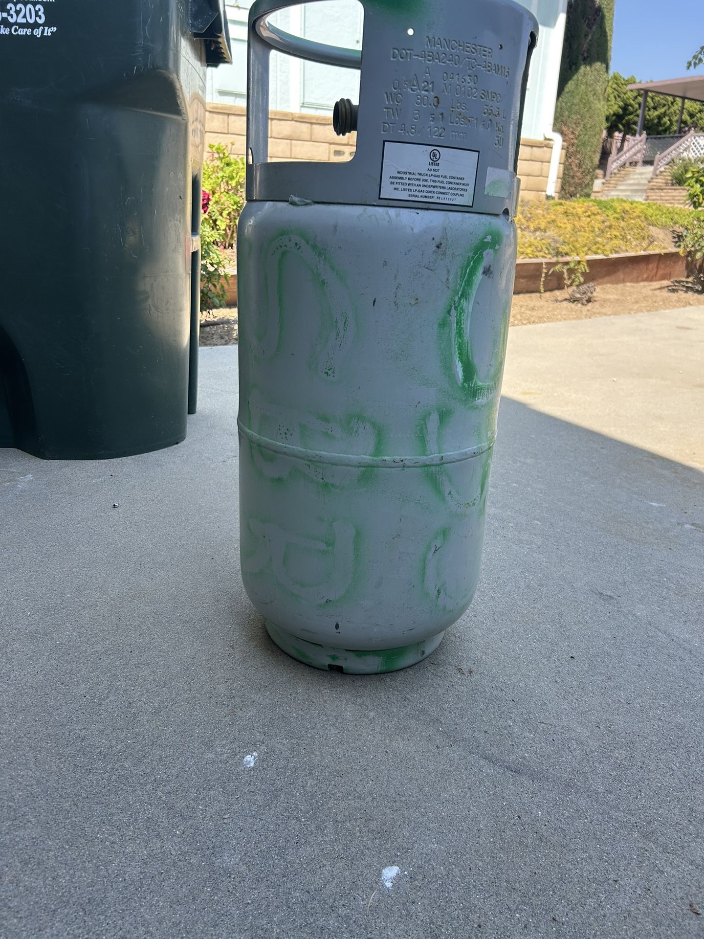 Reg- FULL $300-$350 Manchester 8 Gal- 33lb Propane Tank (forklifts, RVs, Home, Bbqs Ect.)