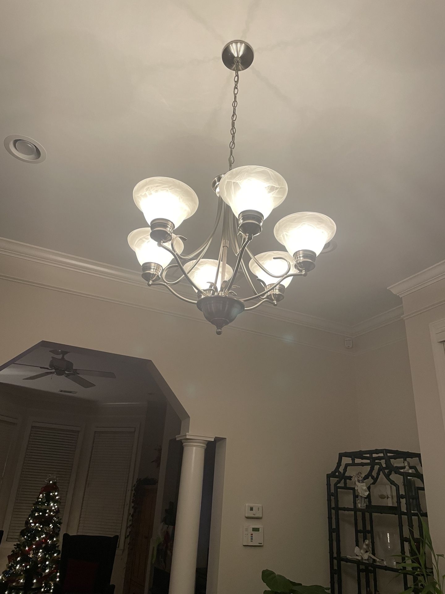 Beautiful Dining Room Chandelier (Includes bulbs!)