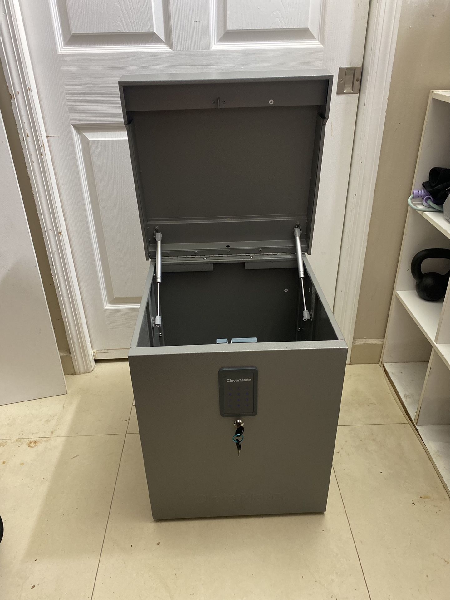 CleverMade S100 Series Parcel Lockbox