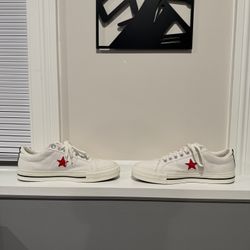 Comme des Garcons PLAY One Star Low-Top Sneakers
