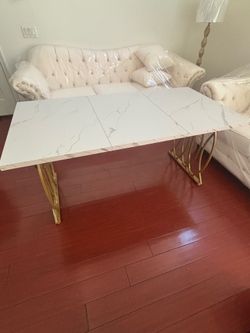 Dining table brand new $125 obo