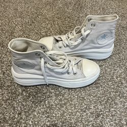 Women’s Converse Shoes 7.5
