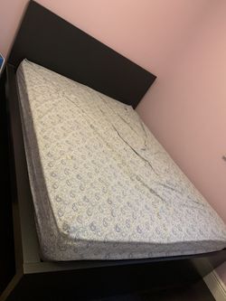 Bed frame with mat