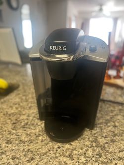 Keurig Single-Serve Coffee Maker - Black - Works Perfectly