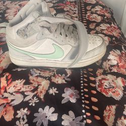Shoes In Good Condition My Son Only Used Them A Couple Of Times They Just Need To Be Washed