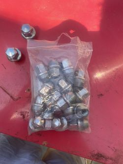 Lug nuts