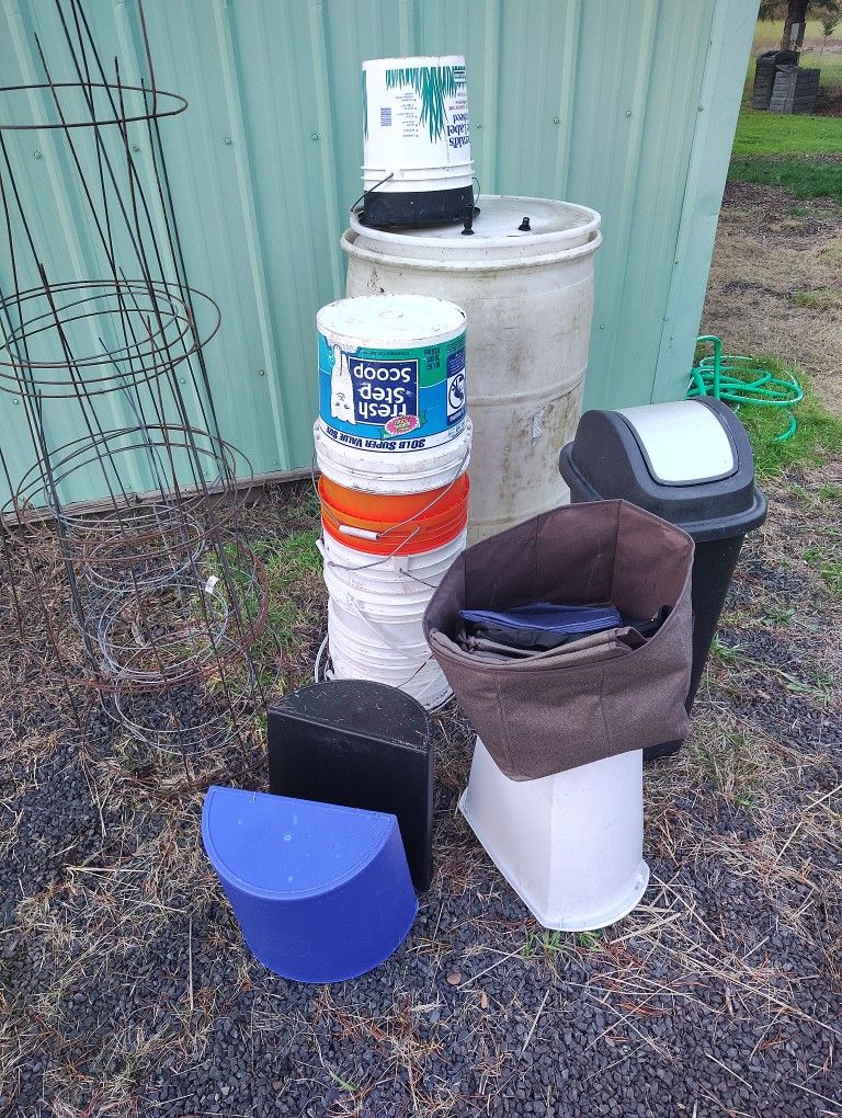 Free Storage Containers And Garbage Cans