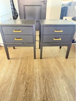 Set of nightstands