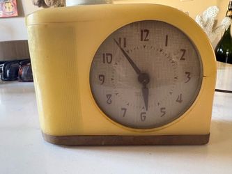 Vintage Yellow Westclox Bakelite Moonbeam Alarm Clock