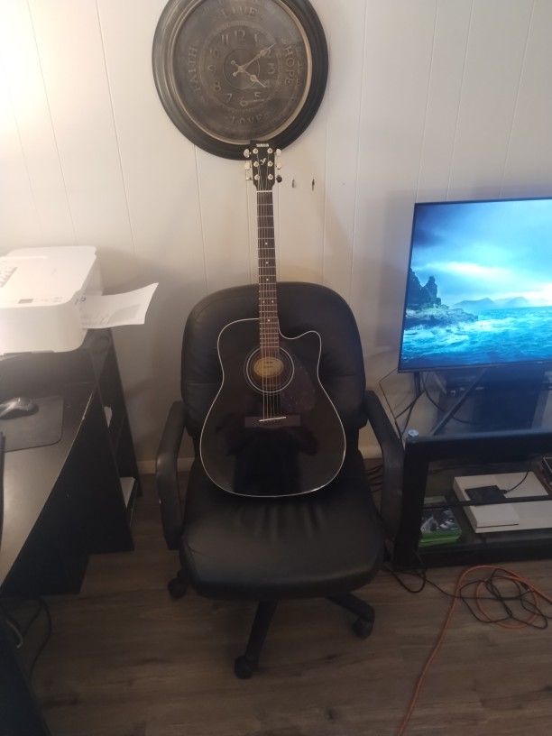 Yamaha acoustic guitar
