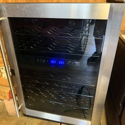Magic Chef 44 Wine Bottle Fridge New 