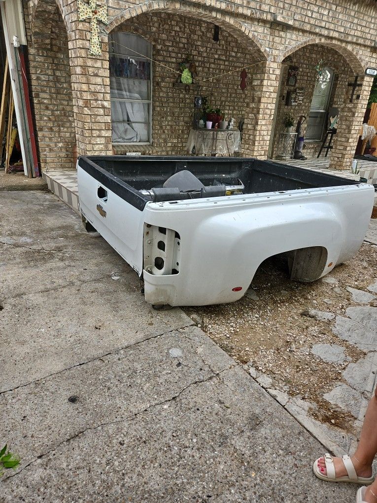 chevy truck bed