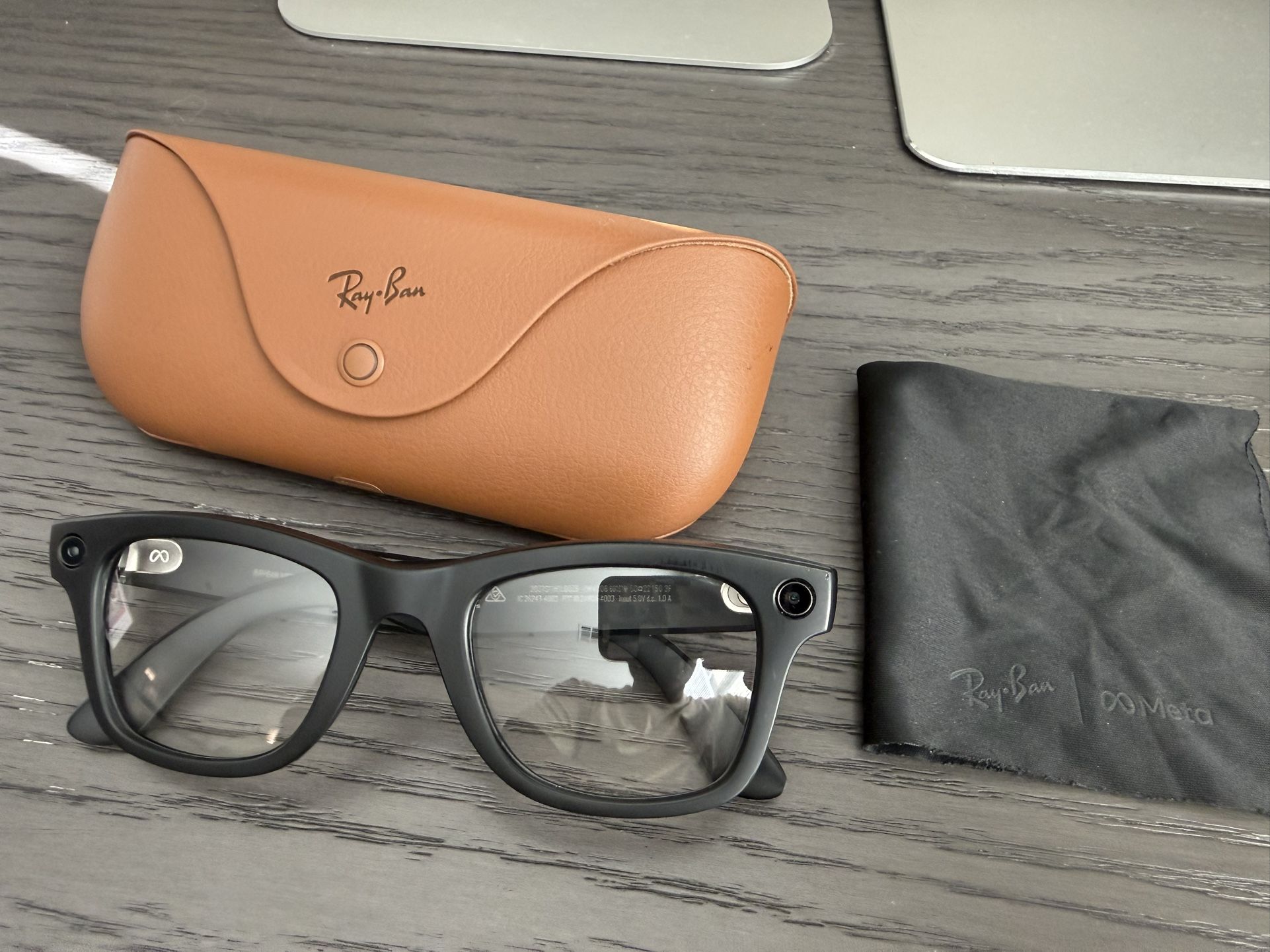 Ray-Ban Meta Wayfarer (Gen 1) – Standard Size Matte Black Frame with Clear to Graphite Green Transition Lenses