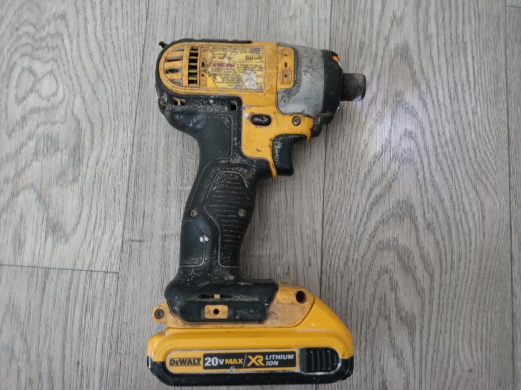 DeWalt 20V MAX ATOMIC 1/2 in. Brushless Cordless Hammer  Drill Dewalt Con Cargador 