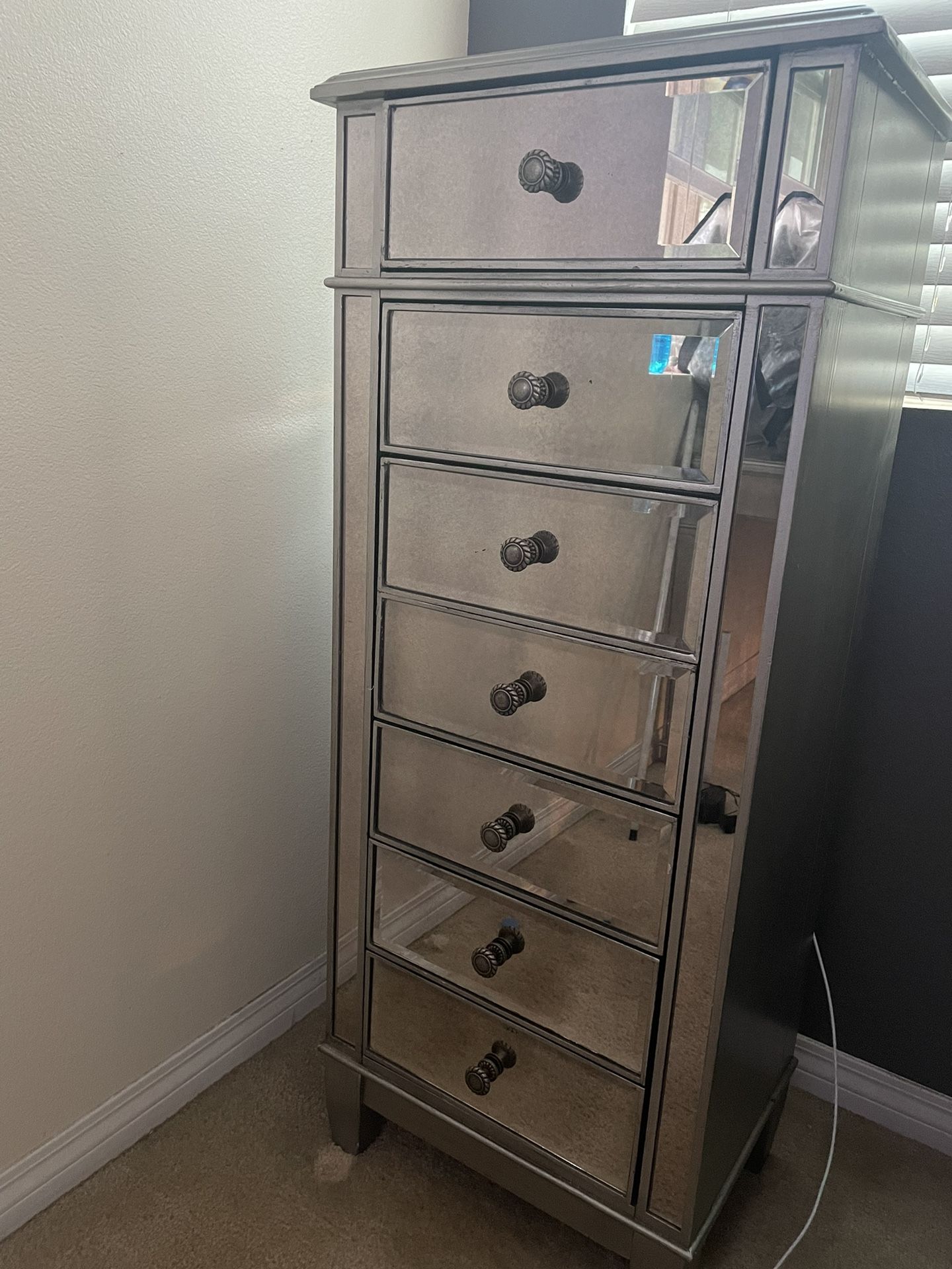 8 Drawer Lingerie Chest