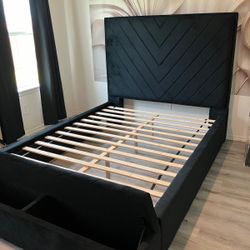 NEW IN BOX Black  Platform Storage Bed Frame Queen & King Size