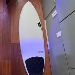 Surfboard 