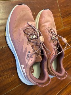 Women’s Hoka Gore-tex invisible fit sneakers